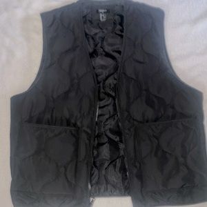 Forever 21 men, Black lightweight vest , new